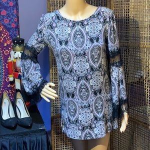 BEAUTIFUL EXHILARATION PAISLEY AND LACE TUNIC